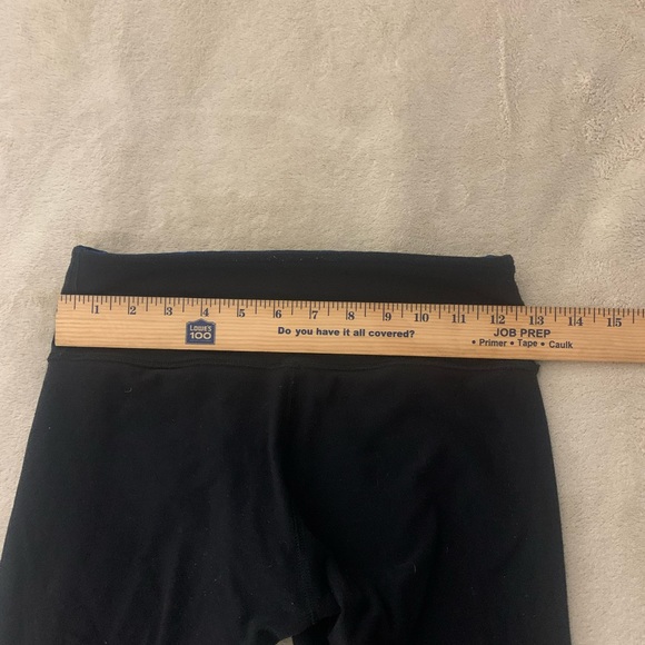 Lululemon Size 6 Capri Leggings Black Crop Blue Trim Size 4 - Picture 4 of 10